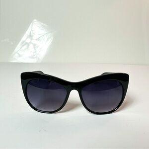 Forever 21 cat eye oversized sunglasses black beach vacation sun protection UV